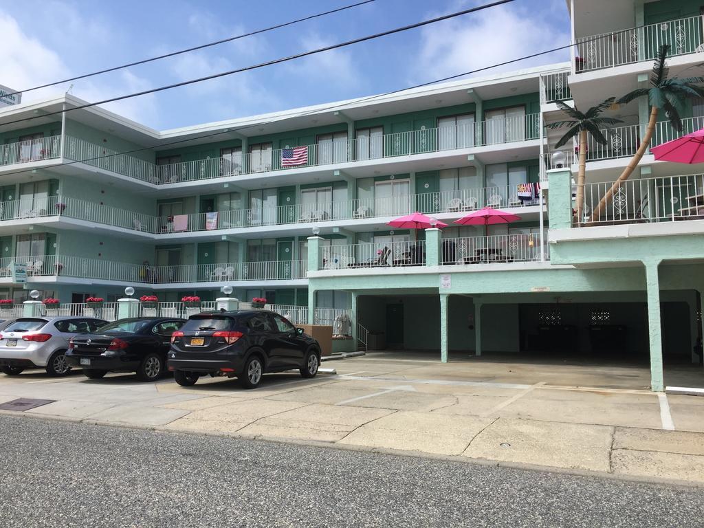 Four Winds Condo Motel ワイルドウッド・クレスト エクステリア 写真